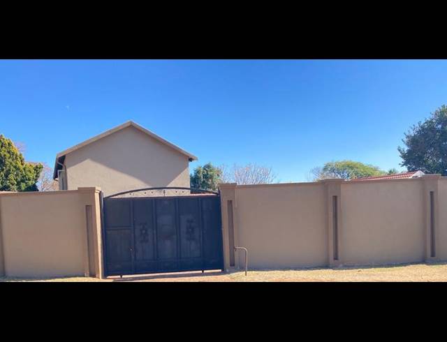 9 BEDROOM HOUSE FOR SALE IN WELTEVREDEN PARK